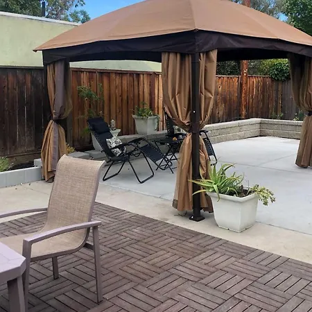 Family Home In Walkable Area Near Silicon Valley!